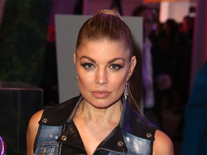 Minden vagány dolgot beletettek Fergie ruhájába, de végeredmény, inkább fura