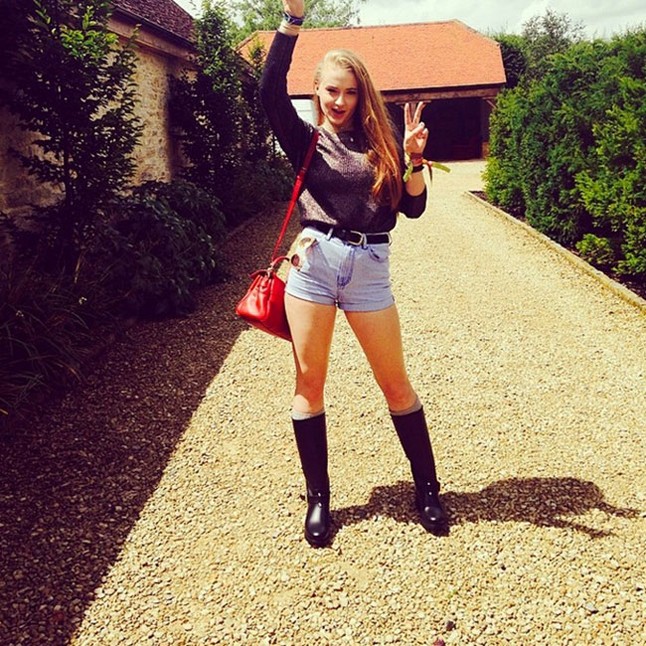 Sansa Stark a Trónok harcából, azaz Sophie Turner készen áll a nagy partira,