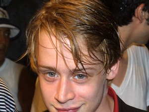 Hű! Macaulay Culkin óriási átváltozását látnod kell: mintha ismét a kis Kevint látnánk!