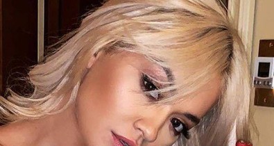 Rita Ora felismerhetetlen a Post Malone halloweeni kosztümjében