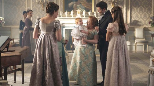 Így néznek ki a Bridgerton sztárjai a hétköznapokon, amikor senki nem látja őket