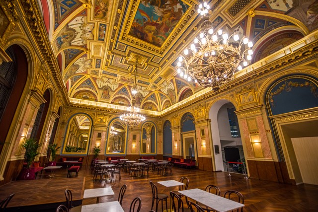 Budapest legszebb kávézójában a vasárnapi brunch igazi élmény lesz