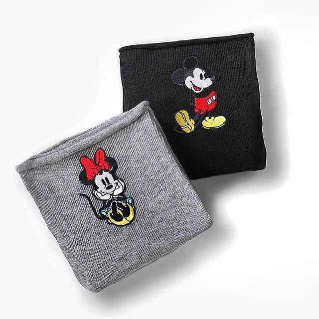 Válassz vidám Disney zoknit és szexi harisnyát az esős időben!