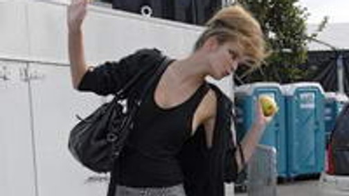 Enikő imád bohóckodni