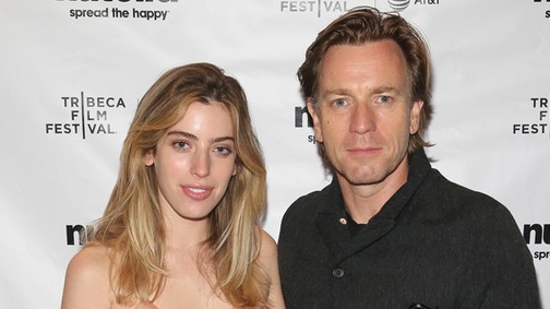 Apjával az oldalán villantott Ewan McGregor lánya, aki a Playboynak is levetkőzött