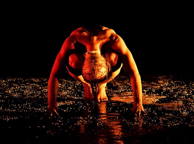 Kultúrprogram októberre: Kortárs táncdarab mesél a női személyiségfejlődés fázisairól