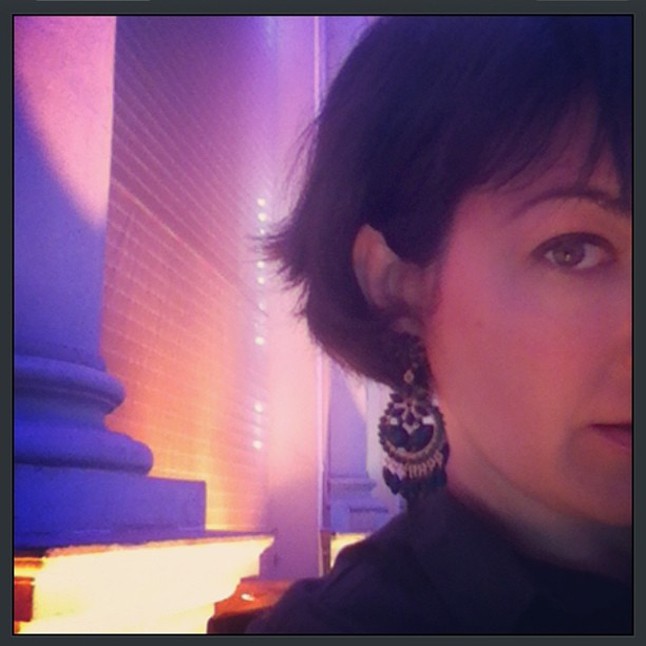 Krisztina új fülbevalója.