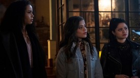 A bűbájos boszorkák igazi kultsorozat volt az évezredfordulón, így nem csoda, hogy újra nekifutottak a sztorinak 2018-ban, azonban ezúttal egy sokkal színesebb, változatosabb szereposztással.