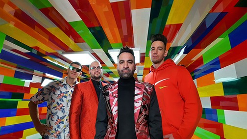 Megérkezett az év magyar slágere: Itt a Minden rendben, a Compact Disco és a Hősök közös dala