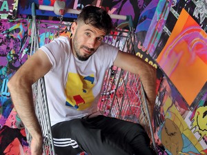 Áthidalhatatlan, hogy a digitalizáció bemásszon az életünkbe - interjú Dóczi Attila aka Májkül Nájt képzőművésszel