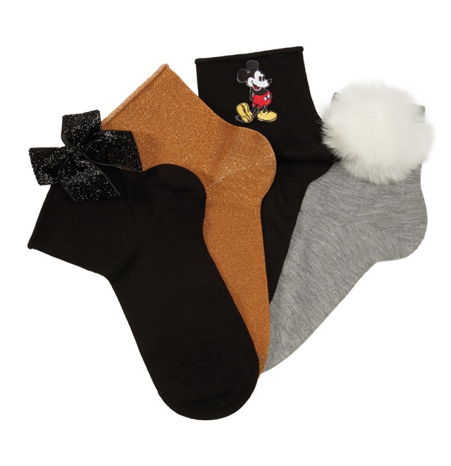 Válassz vidám Disney zoknit és szexi harisnyát az esős időben!