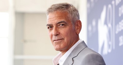 George Clooney váratlanul lemondta megjelenését a Velencei Filmfesztiválon, szomorú ok áll a háttérben