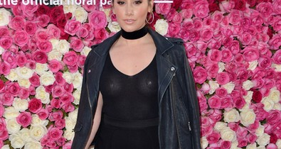Mellbimbótapasz! Ashley Tisdale ciki pillanata a vörös szőnyegen