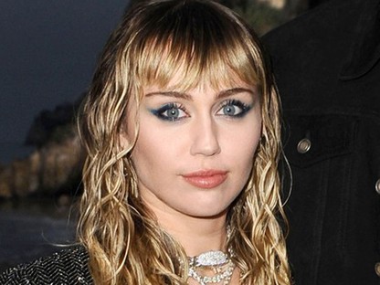 Miley Cyrus és új barátnője elválaszthatatlanok