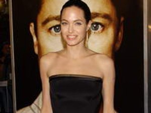 Bréking! Angelina Jolie Madonna helyére lép