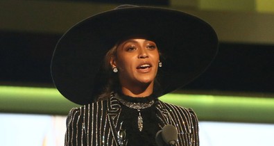 Diszkókirály drogbárónak öltözött Beyoncé, és stílusikon lett