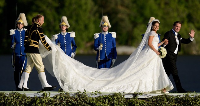 Madeleine svéd hercegnő Valentino esküvői ruhája