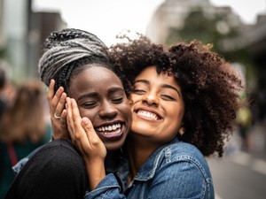 10 kérdés, amivel segíthetsz a legjobb barátnődnek a randizásban