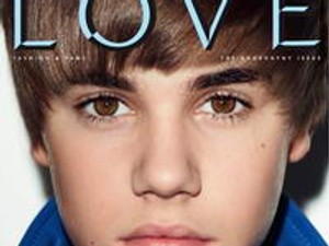 Justin Bieber jó kisfiús frizurája a trend