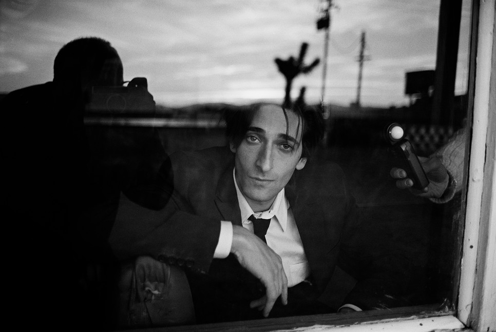 Peter Lindbergh: Adrian Brody, California USA, 2002