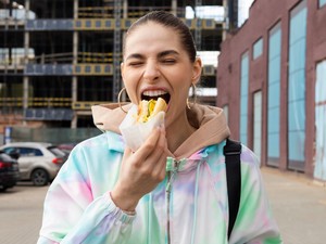 5 hétköznapi étel, ami egy életre tönkreteszi az arcbőröd szépségét és egészségét