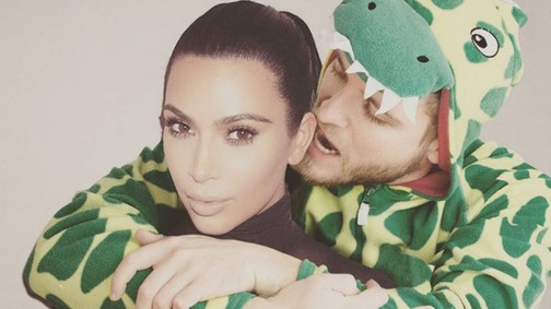 Zseniális Instagram trollkodás! Sztárfotókra retusálta magát ez a srác