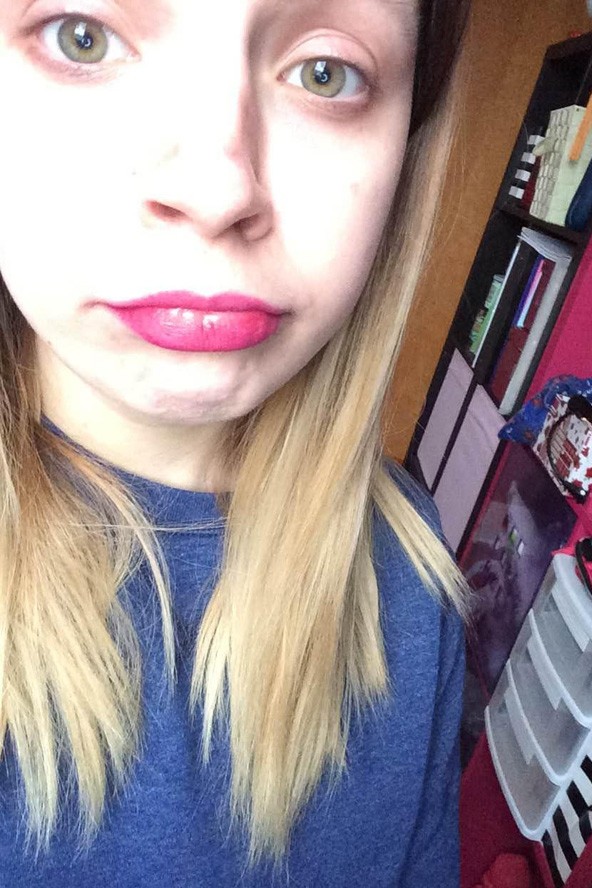 rúzs, árnyalat, kipróbál, rúzsok kipróbálása, 97 színű rúzs, rúzsmánia, ajakfestés