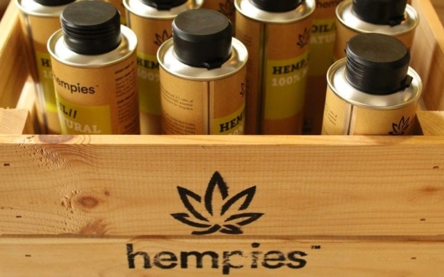 Megfiatalít a fű? Így használd a kenderolajat, hogy segítse bőröd regenerálódását!