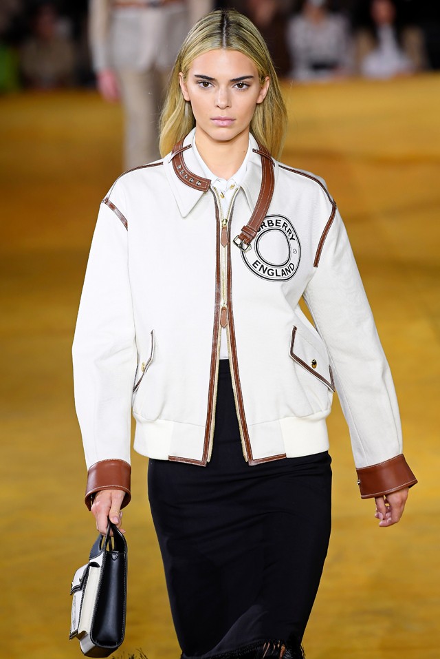 Kendall Jenner ezzel a hajszínnel egy teljesen más ember lett