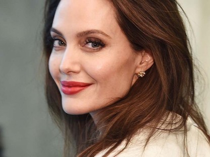 Angelina Jolie egész nyáron ezt a ruhát viselte: a legnagyobb kedvence