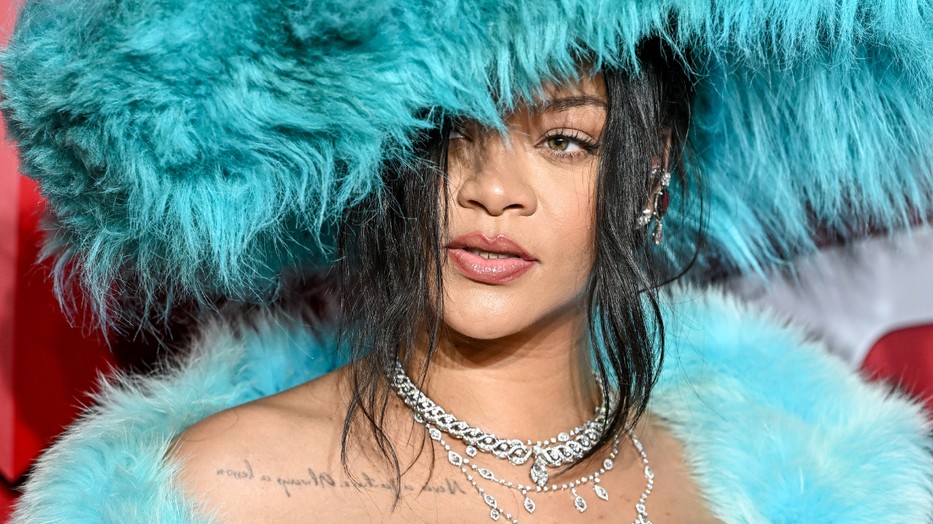 Rihanna frizuraváltása modern, letisztult, mégis vagány