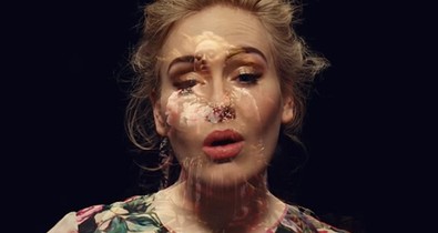 Soha ne nézd meg Adele új klipjét, ha már ittál előtte!