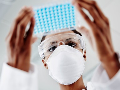 Íme két női példakép, akiket érdemes követni a tudományos pálya iránt érdeklődő fiatal lányoknak