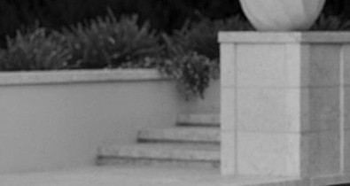 Na még ez is! A 60 éves Jenner-nagyi fürdőruhában kelleti magát