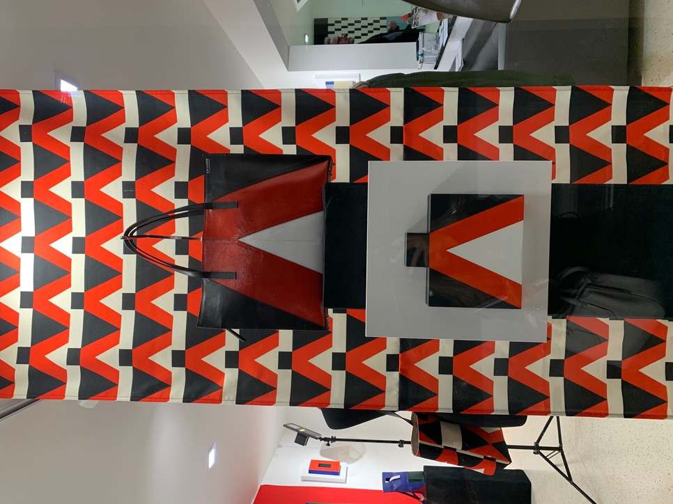 Madarak ihlették a magyar táskatervező és képzőművész közös kollekcióját