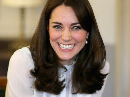 Kate Middleton, Letícia királynő és Viktória hercegnő is rajong ezért a vagány szettért 