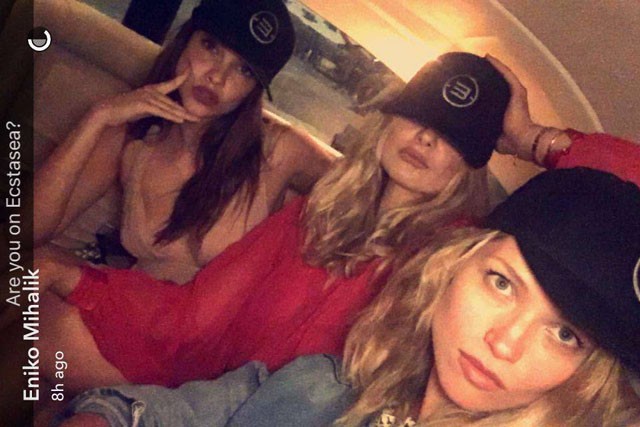 mihalik enikő, palvin barbara, palvin barbi, fotó, bikini, magyar topmodell, st tropez