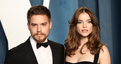 Palvin Barbara és Dylan Sprouse a Super Bowl legstílusosabb párja