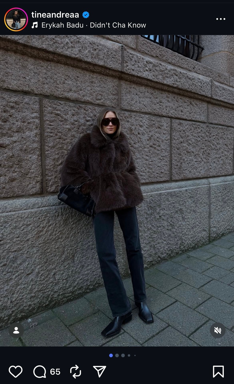 Egy sötét farmer ma már szinte bármilyen alkalommal megállja a helyét