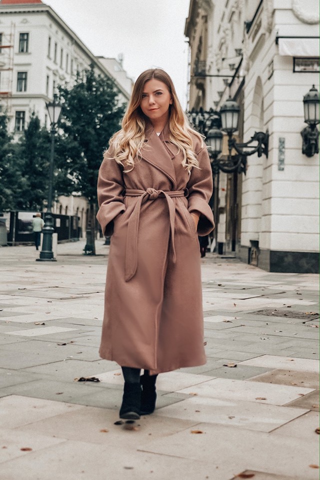 Egy kabát, ami a hűvös napokon is szuper stílusos és meleg is