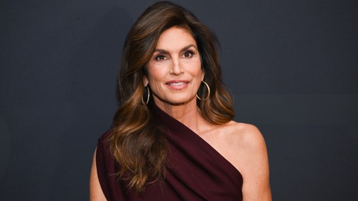 Cindy Crawford 60 évesen tért vissza a kifutóra, megjelenésétől leesett az állunk