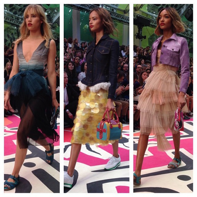 A következő szezonban farmert flitterrel és tollakkal viselünk, no meg sportcipővel.