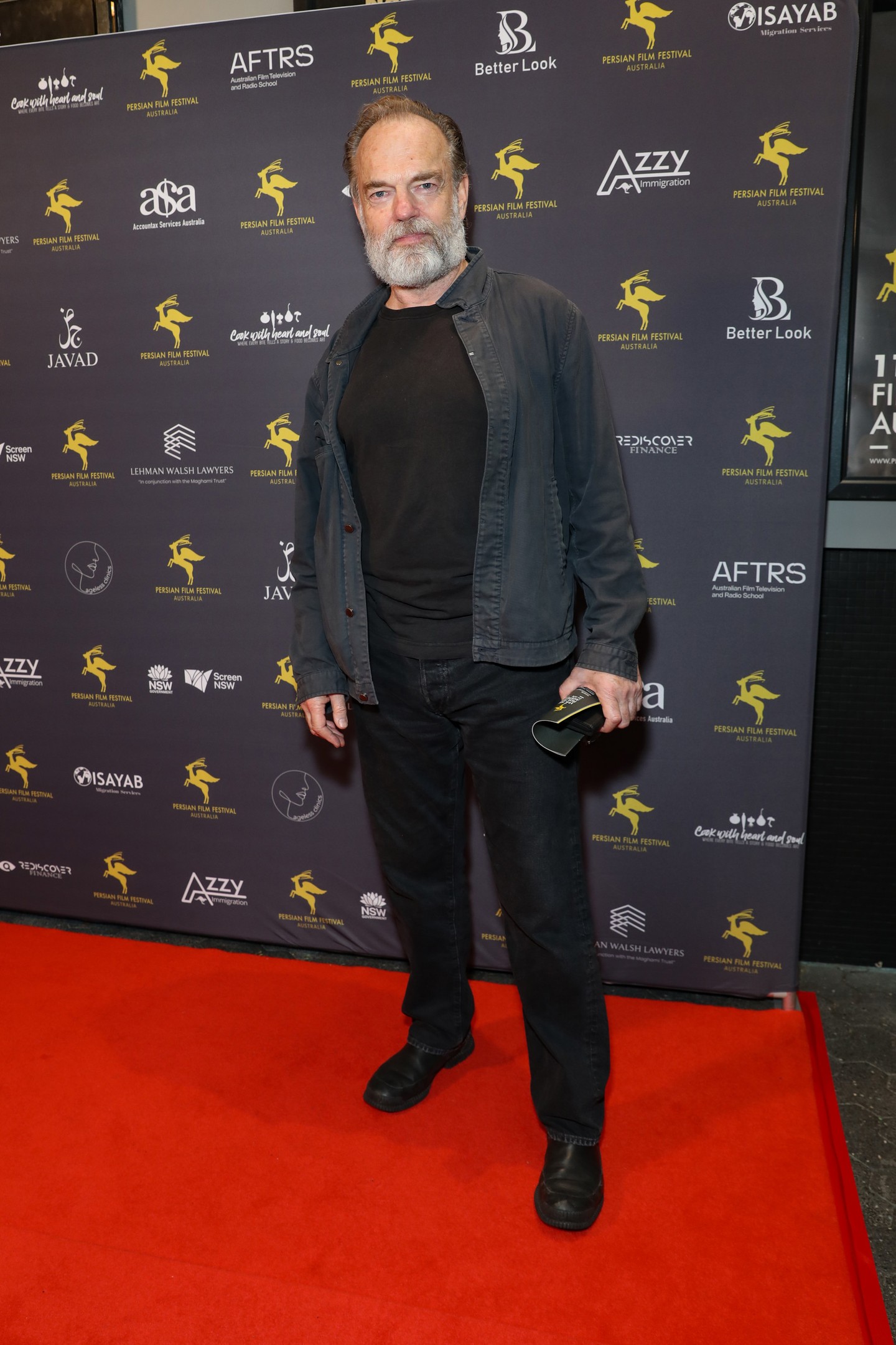 A színész idén ünnepelte 65. születésnapját. Legutóbb áprilisban, a  Persian Film Festival vörös szőnyegén pózolt a kameráknak.