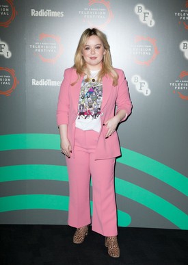 A BFI and Radio Times Television Festival eseményén rózsaszín nadrágkosztümben pózolt a kameráknak. (2019)