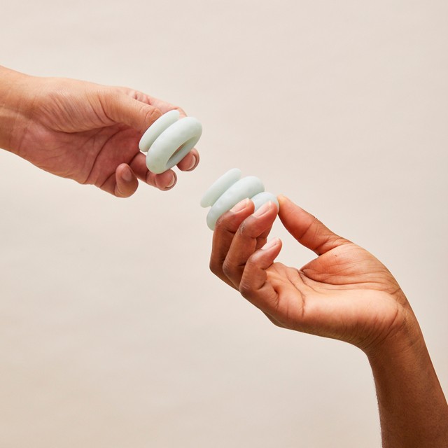 Hova tart a randizás és a szex? Tényleg a robotok jönnek és a teljes elidegenedés? Bryony Cole szextech kutató ennél reményteljesebb