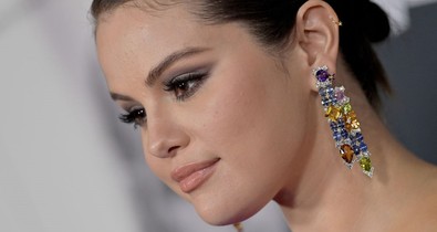 Selena Gomez elmagyarázta, miért remeg a keze, és megszakad a szívünk