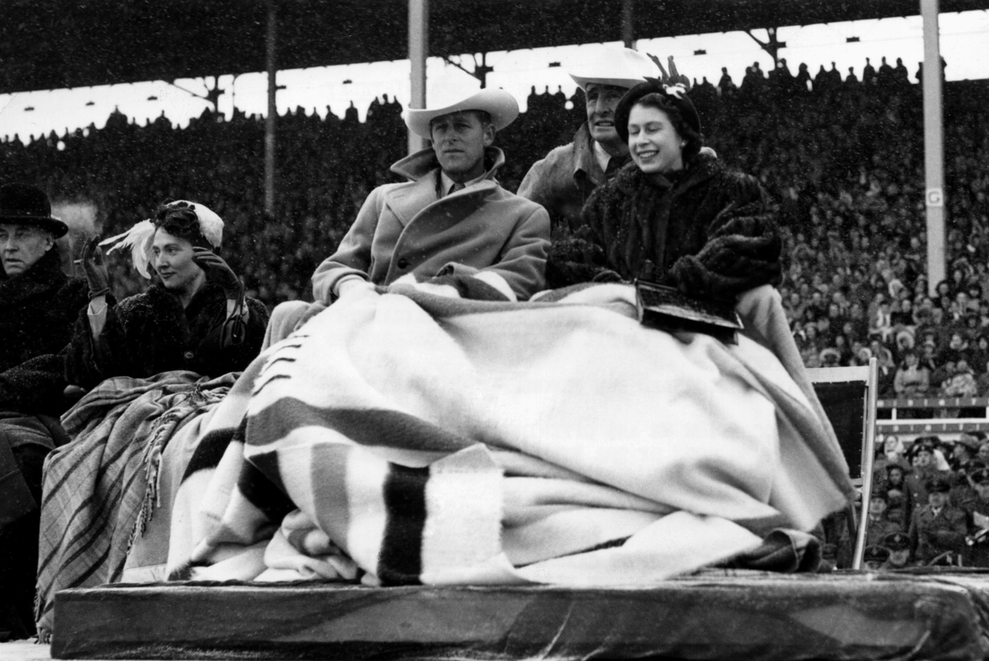 1951. októberében kanadai turnéjuk során egy rodeóra is ellátogattak, ahol Fülöp cowboy kalapot viselt. 