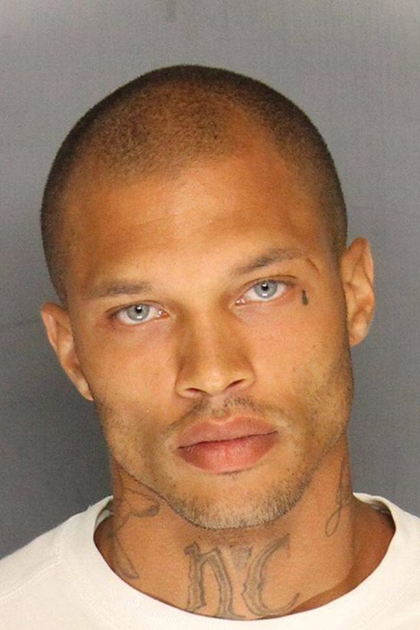 Modell lesz a börtöntöltelék szépfiú!