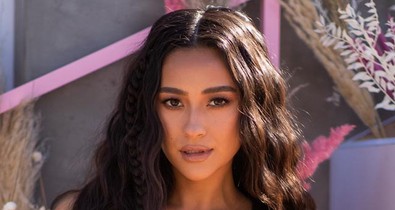 Váó! Shay Mitchell a legkülönlegesebb módon árulta el kisbabája nemét