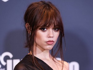 Jenna Ortega rövid haja a legjobb dolog, ami idén decemberben történt